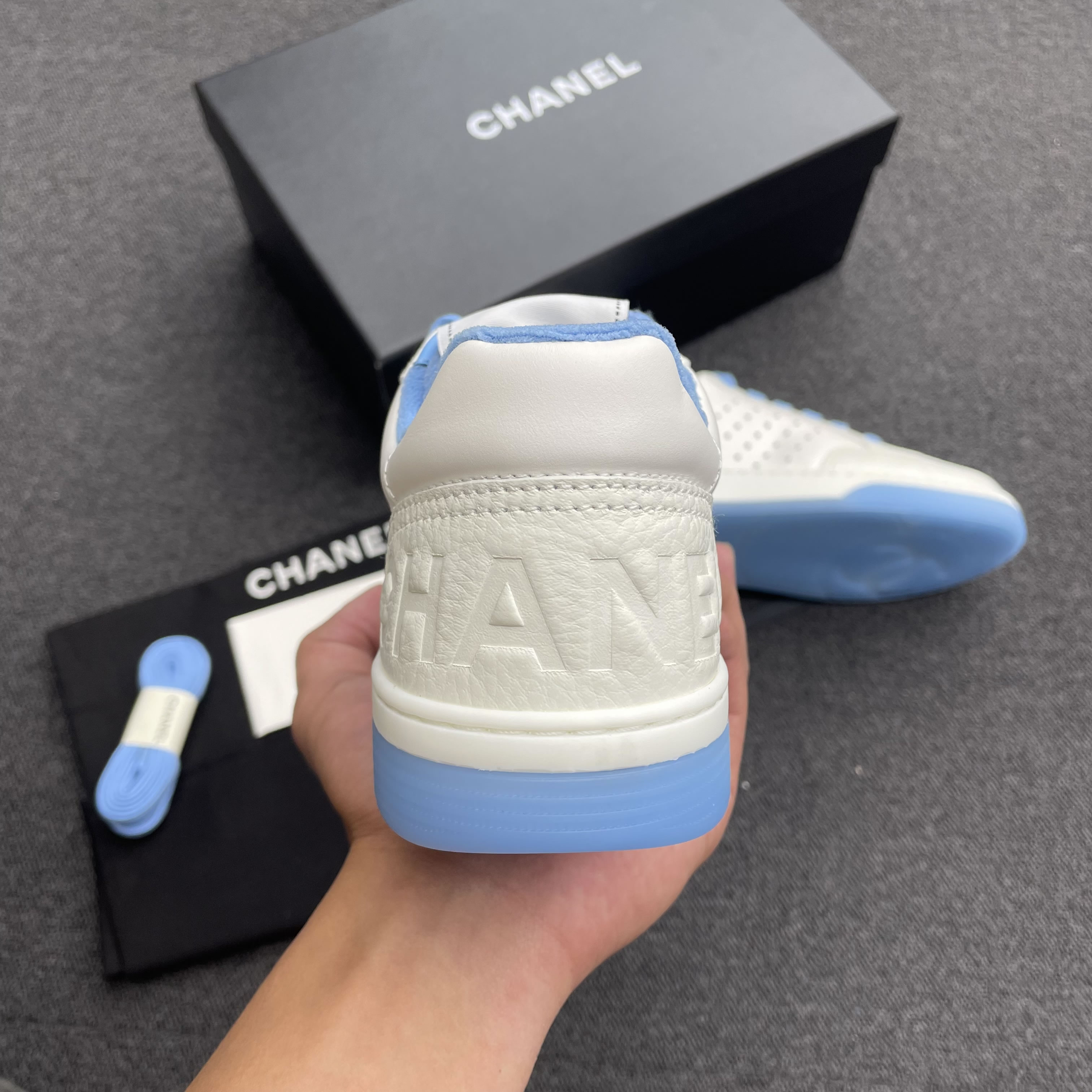 Chanel 22p Trainer White Black Burgundy Light Pink Blue (14) - newkick.vip