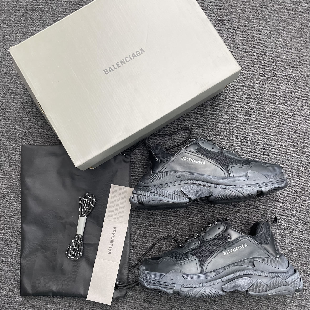 Balenciaga Triple S Triple Black 2018 Reissue Pre Distressed 512176 W09o1 1000 (2) - newkick.vip