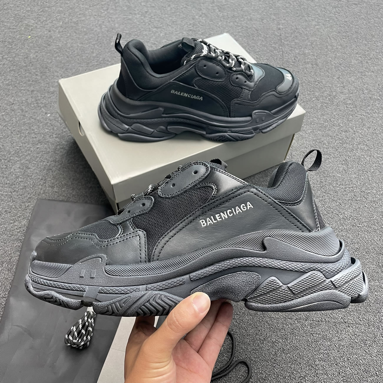 Balenciaga Triple S Triple Black 2018 Reissue Pre Distressed 512176 W09o1 1000 (4) - newkick.vip