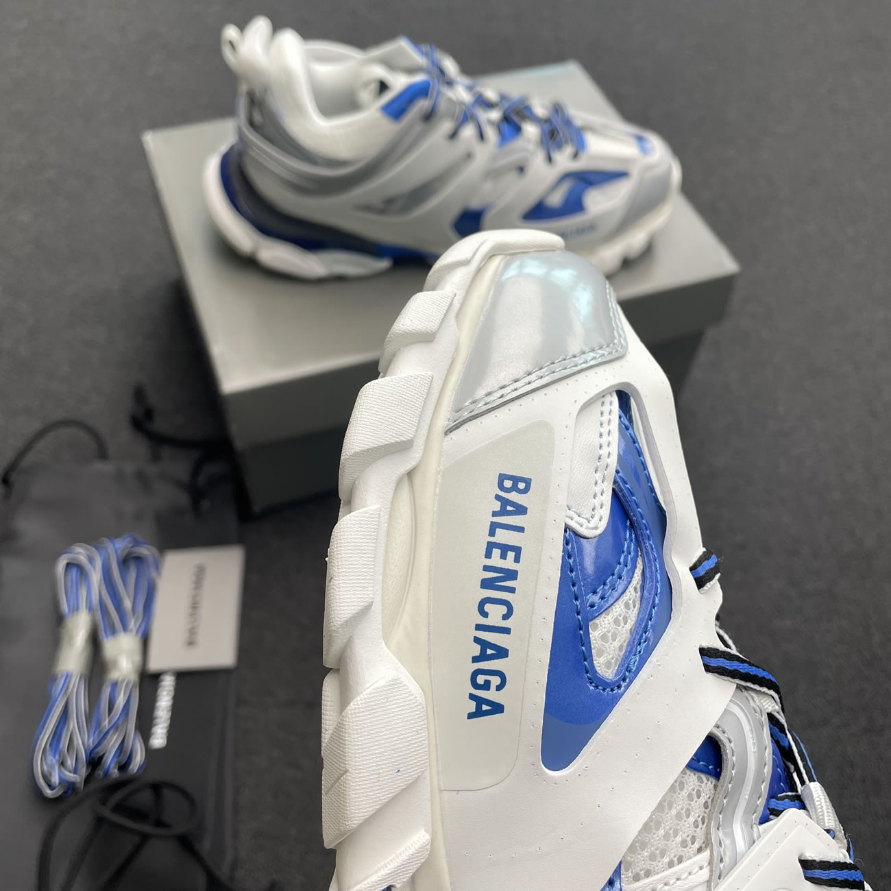 Balenciaga Track White Blue 542023w2fs99051 (3) - newkick.vip