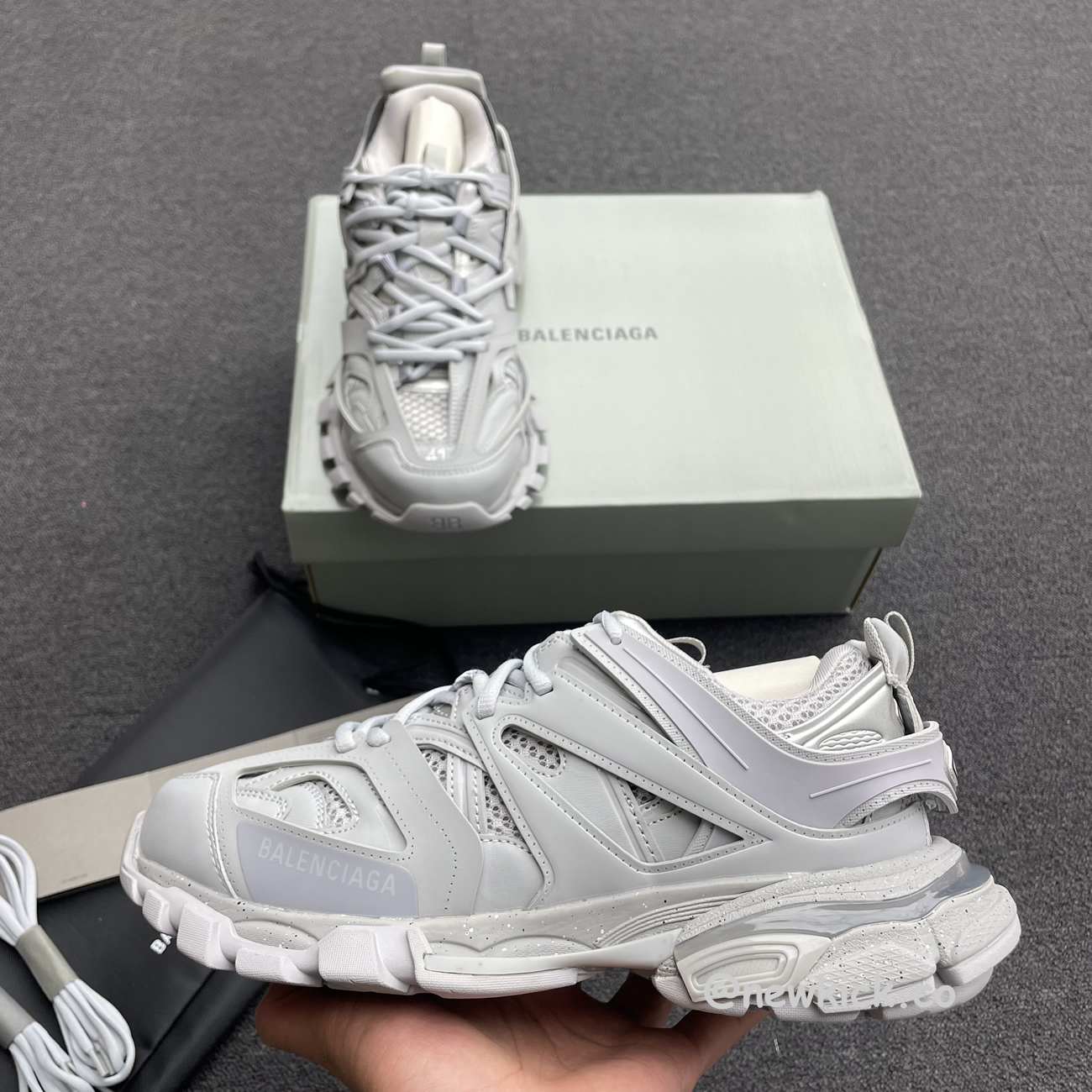 Balenciaga Track Light Grey W 542436w2la11203 (2) - newkick.vip