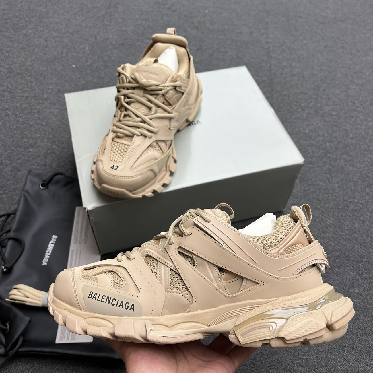 Balenciaga Track Beige W 542436w2la19870 (4) - newkick.vip