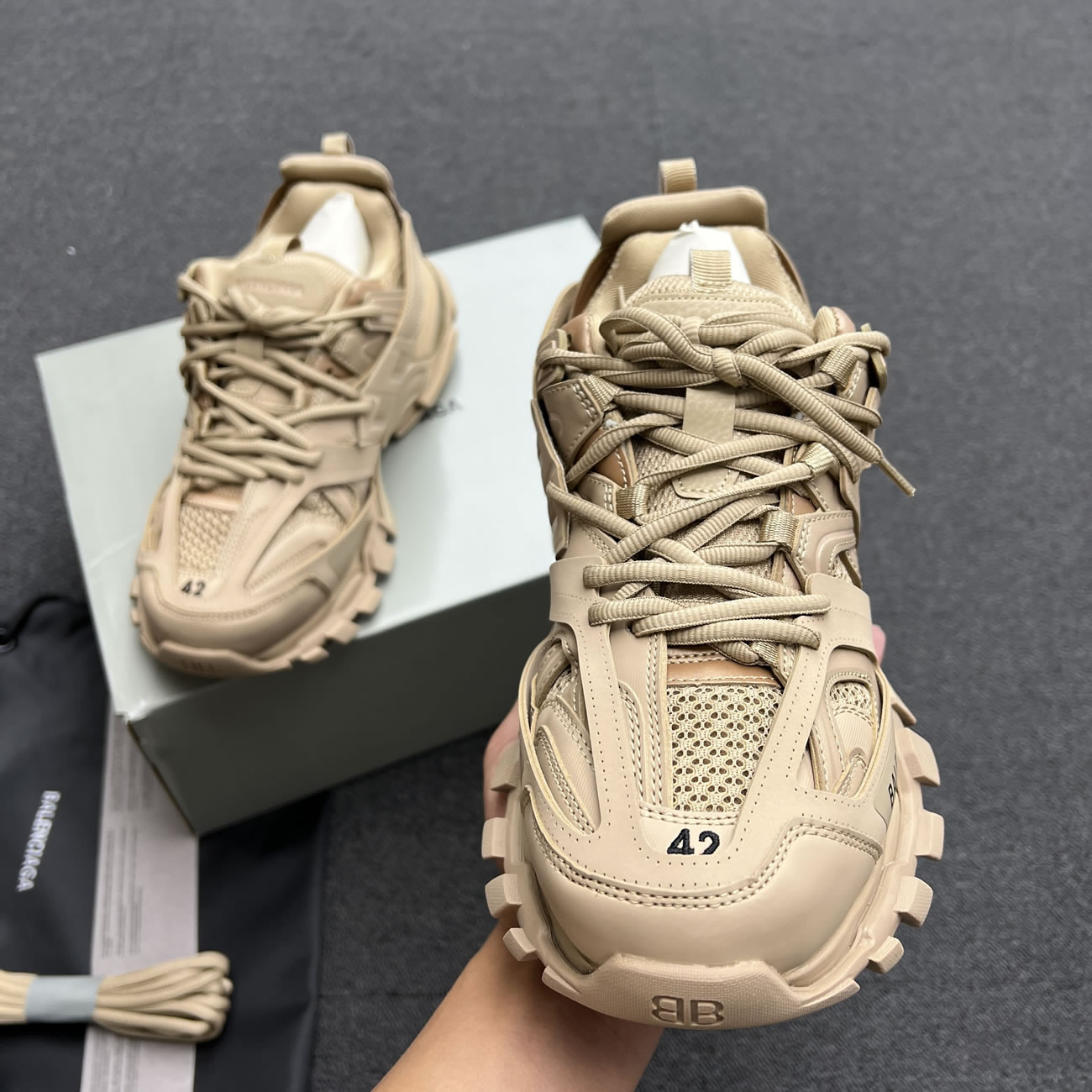 Balenciaga Track Beige W 542436w2la19870 (6) - newkick.vip