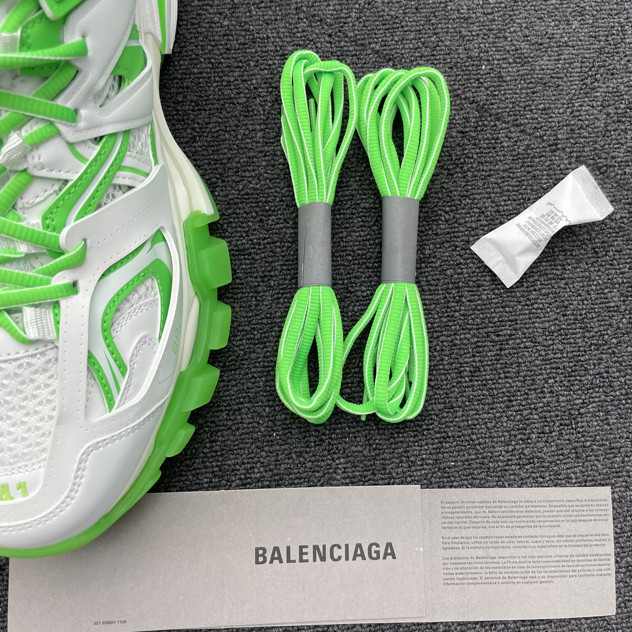 Balenciaga Track Led Sneaker 542436w3rl19035 (8) - newkick.vip