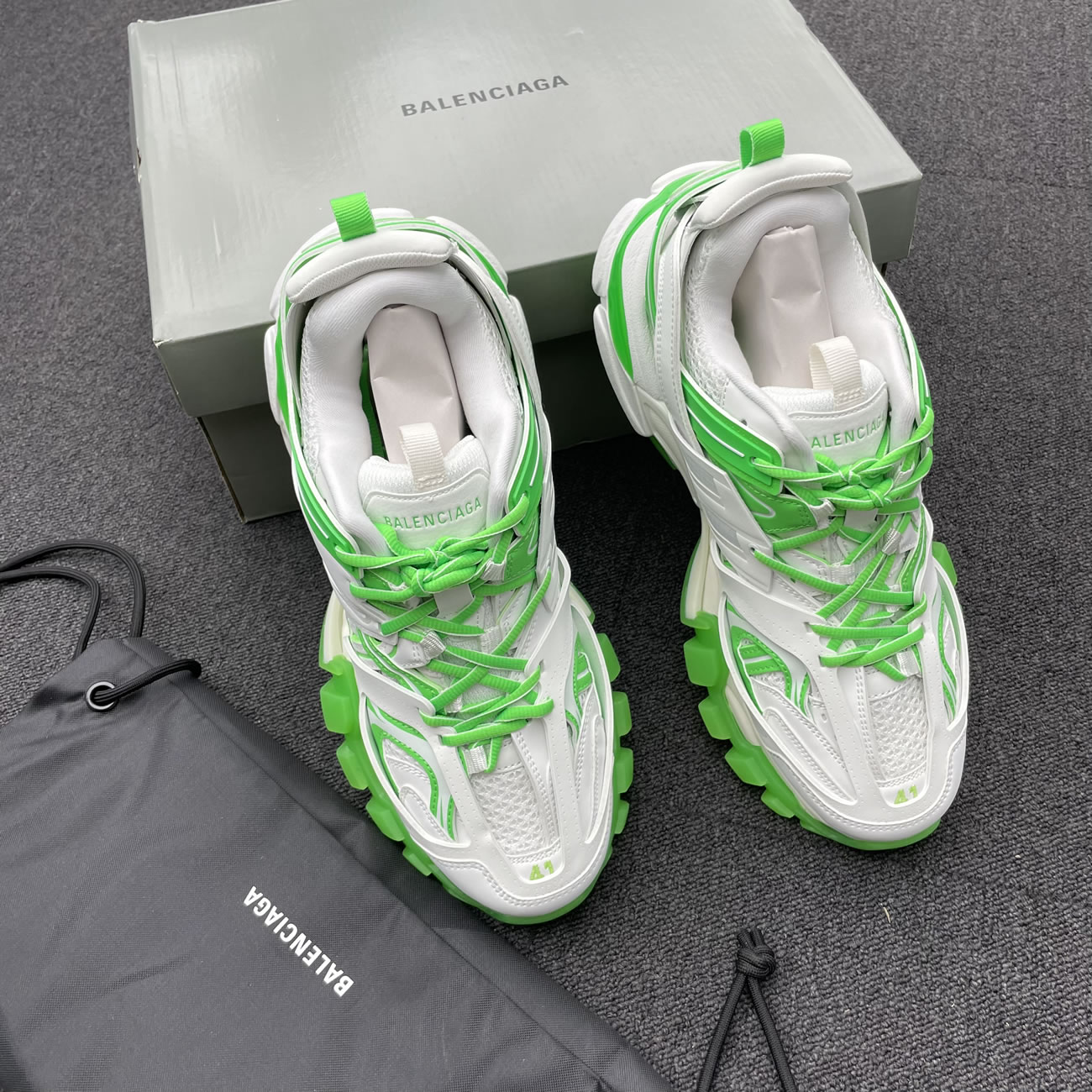 Balenciaga Track Led Sneaker 542436w3rl19035 (9) - newkick.vip