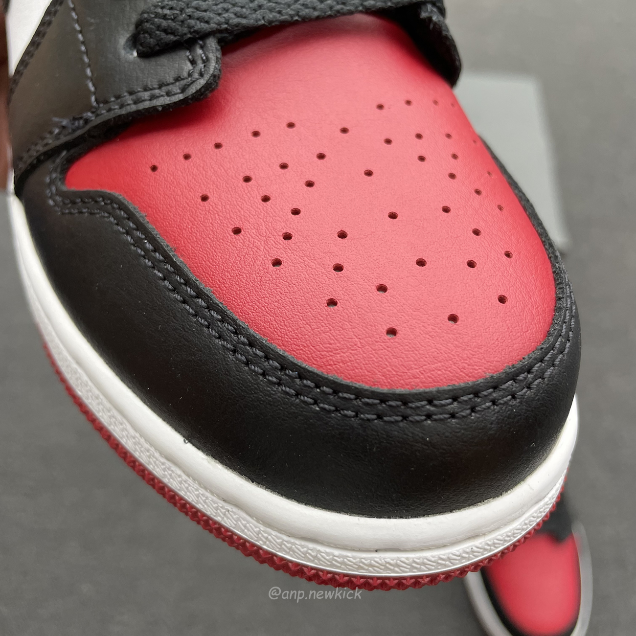 Air Jordan 1 Low Bred Toe Gs 553560 612 (2) - newkick.vip