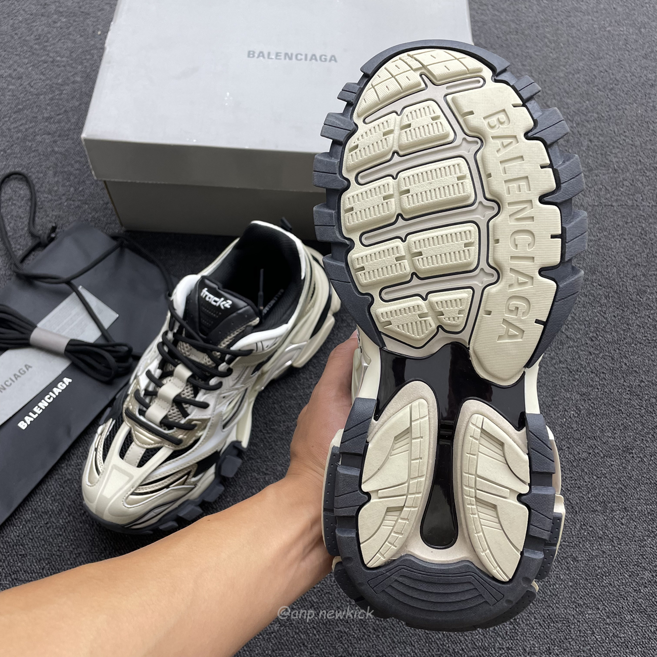 Balenciaga Track.2 Beige Black 568614w2gn38071 (11) - newkick.vip