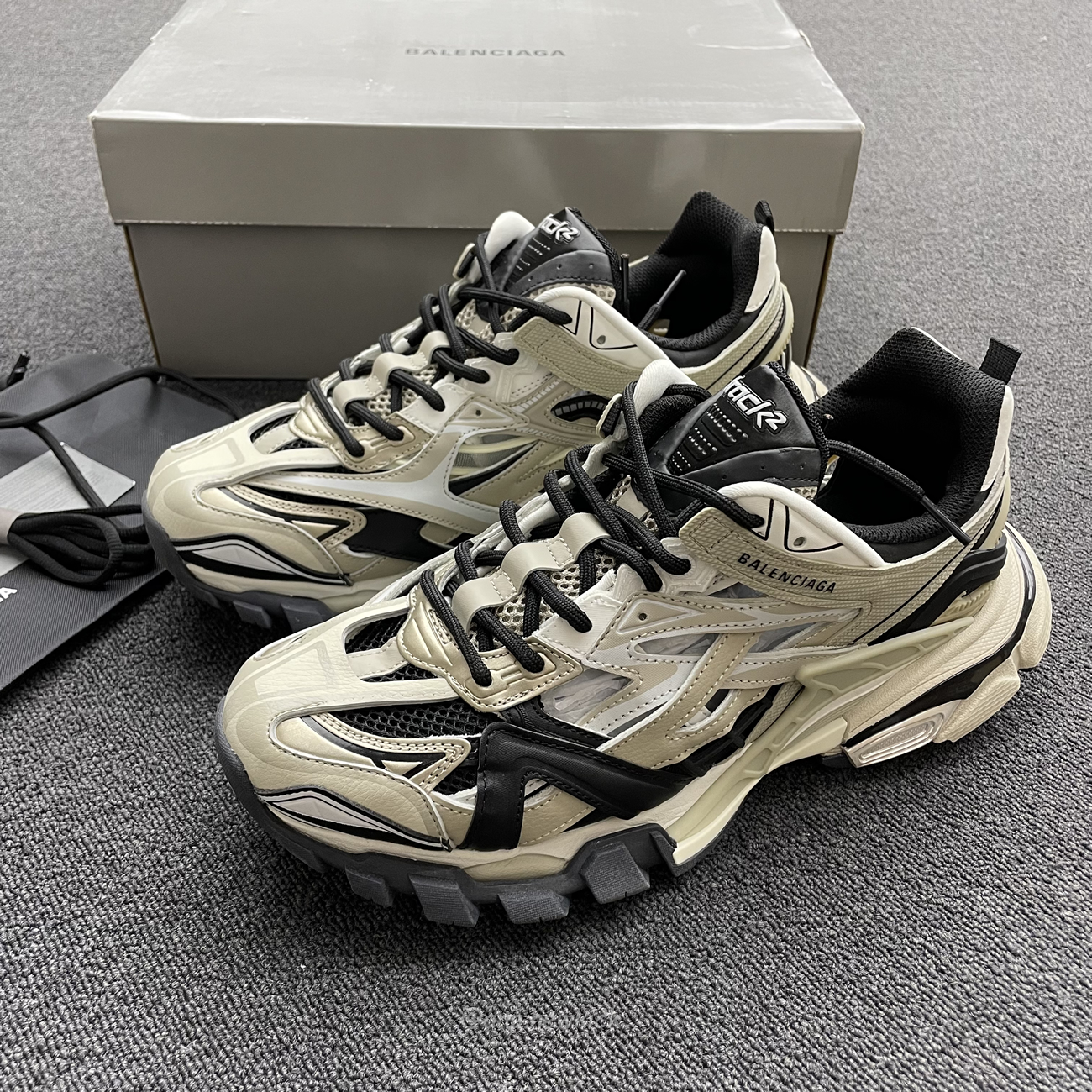 Balenciaga Track.2 Beige Black 568614w2gn38071 (14) - newkick.vip