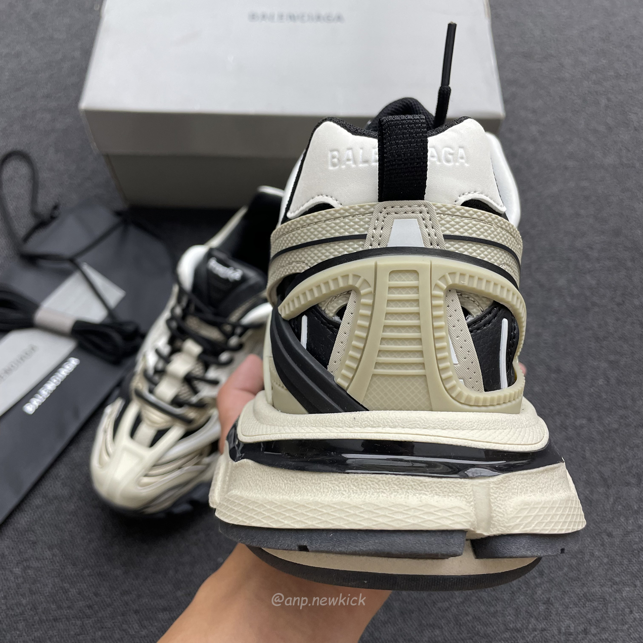 Balenciaga Track.2 Beige Black 568614w2gn38071 (15) - newkick.vip