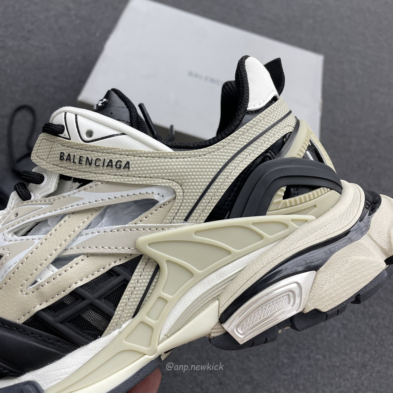 Balenciaga Track.2 Beige Black 568614w2gn38071 (18) - newkick.vip