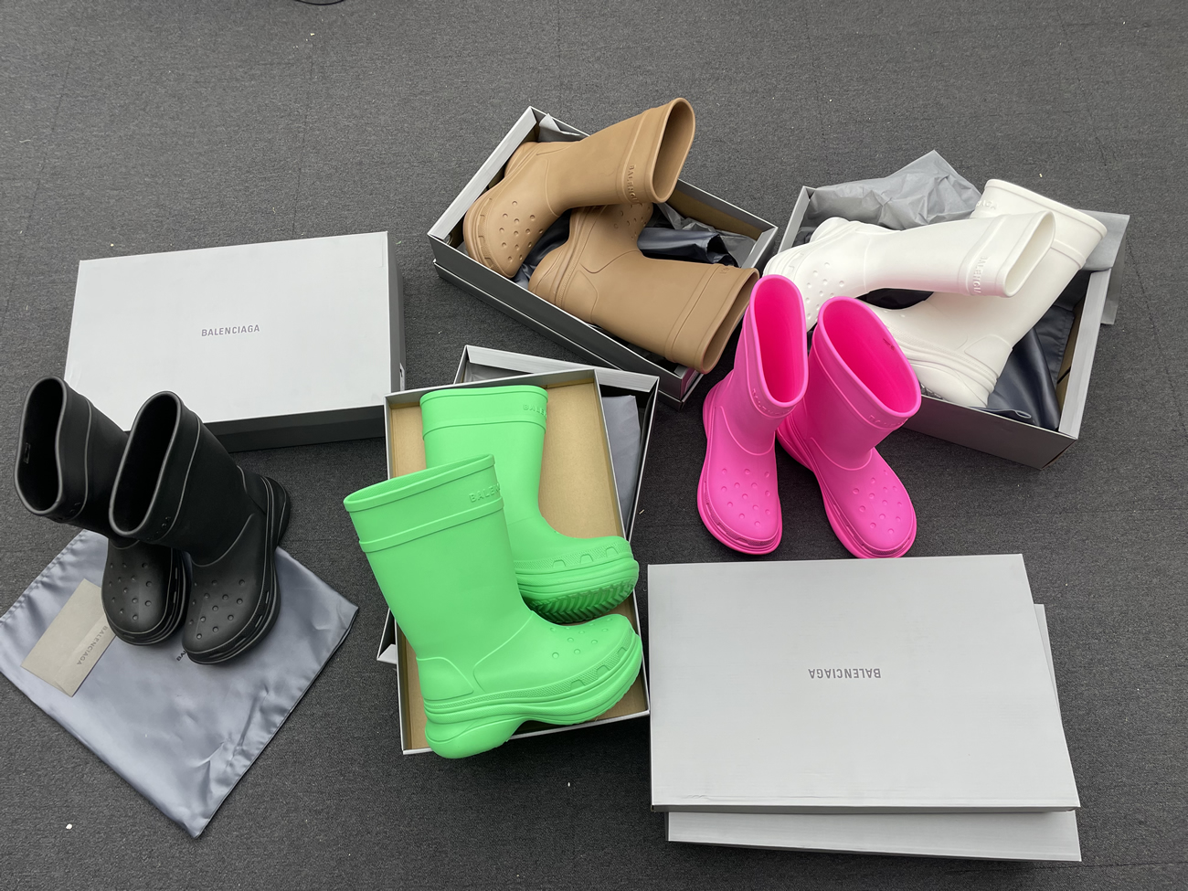 Balenciaga X Crocs Boot Black White Green Bright Pink Beige Rubber 677388w1s8e1000 (13) - newkick.vip