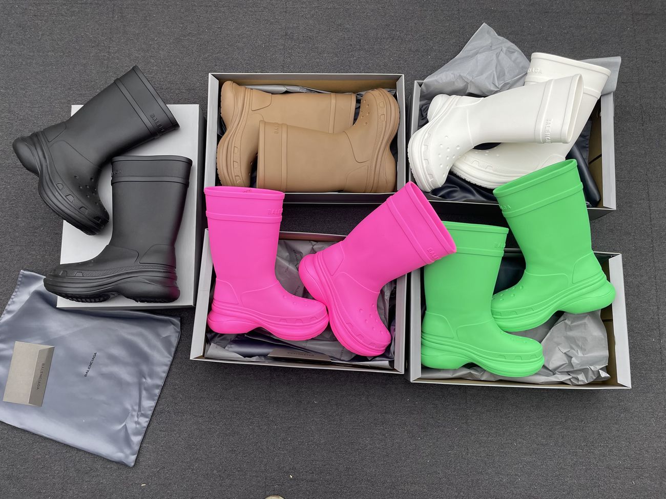 Balenciaga X Crocs Boot Black White Green Bright Pink Beige Rubber 677388w1s8e1000 (14) - newkick.vip