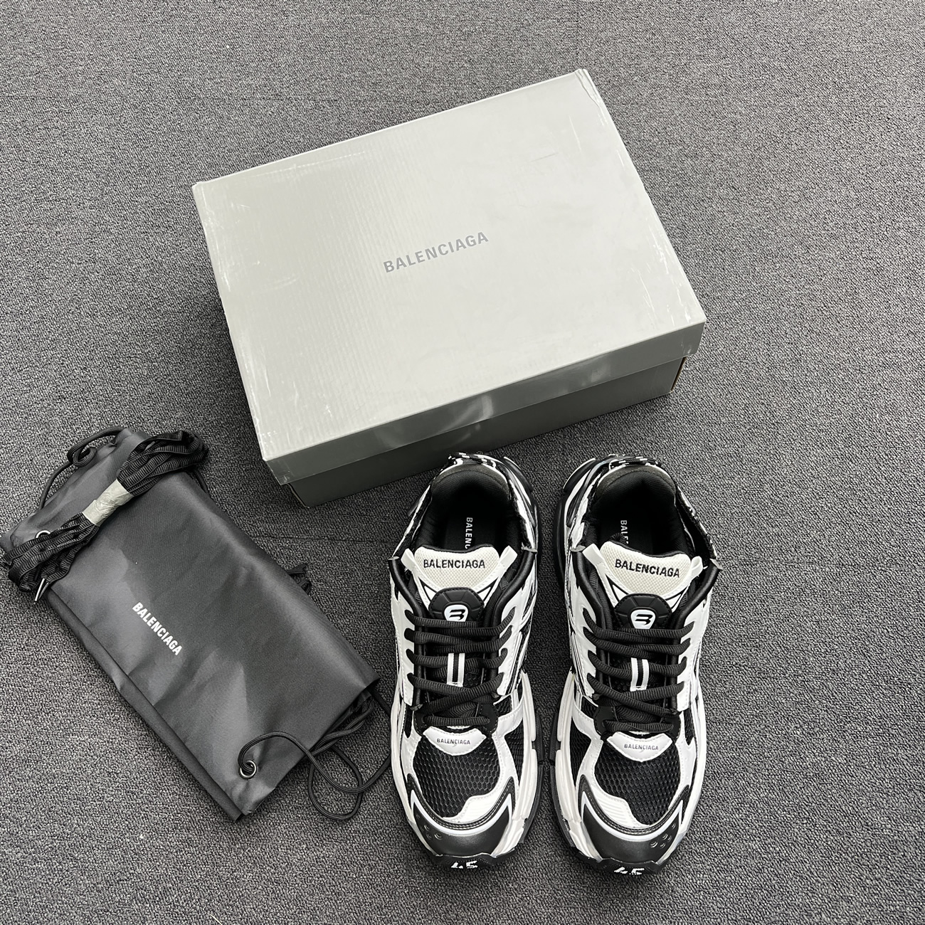 Balenciaga Runner White Black White 677403w3rb29010 (11) - newkick.vip