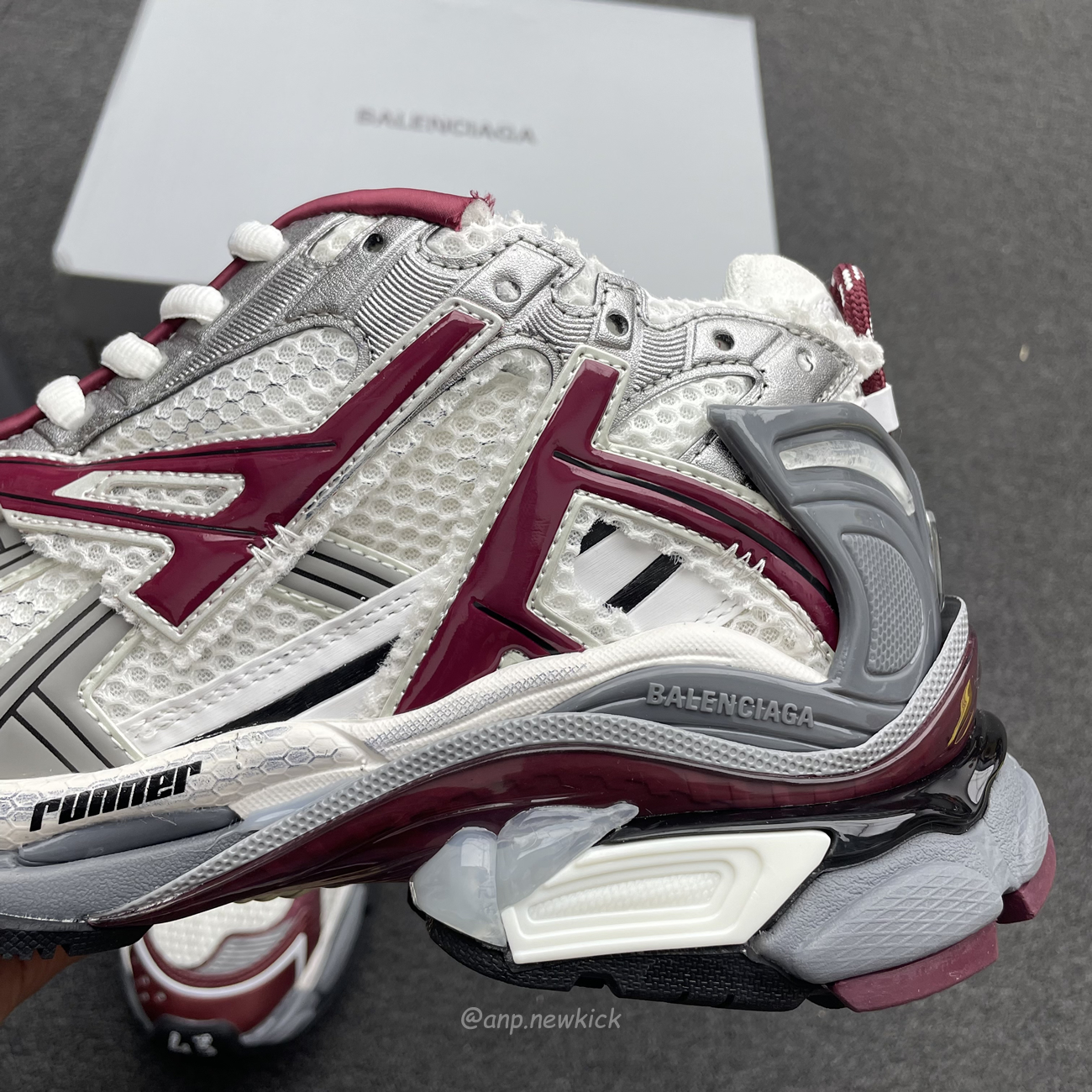 Balenciaga Runner Burgundy 677403w3rb3 (12) - newkick.vip