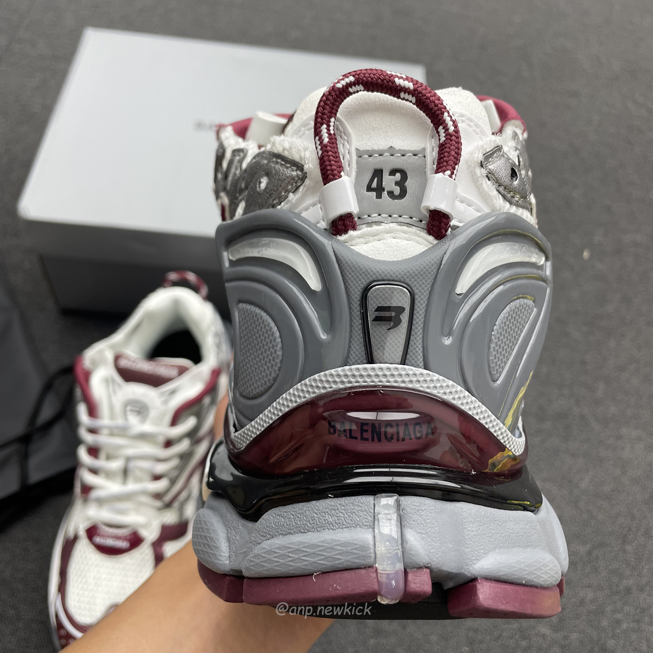 Balenciaga Runner Burgundy 677403w3rb3 (13) - newkick.vip