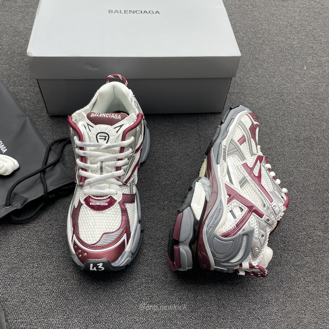 Balenciaga Runner Burgundy 677403w3rb3 (15) - newkick.vip