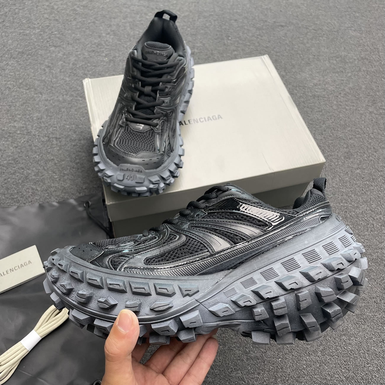 Balenciaga Defender Green Black Grey Navy Beige (16) - newkick.vip