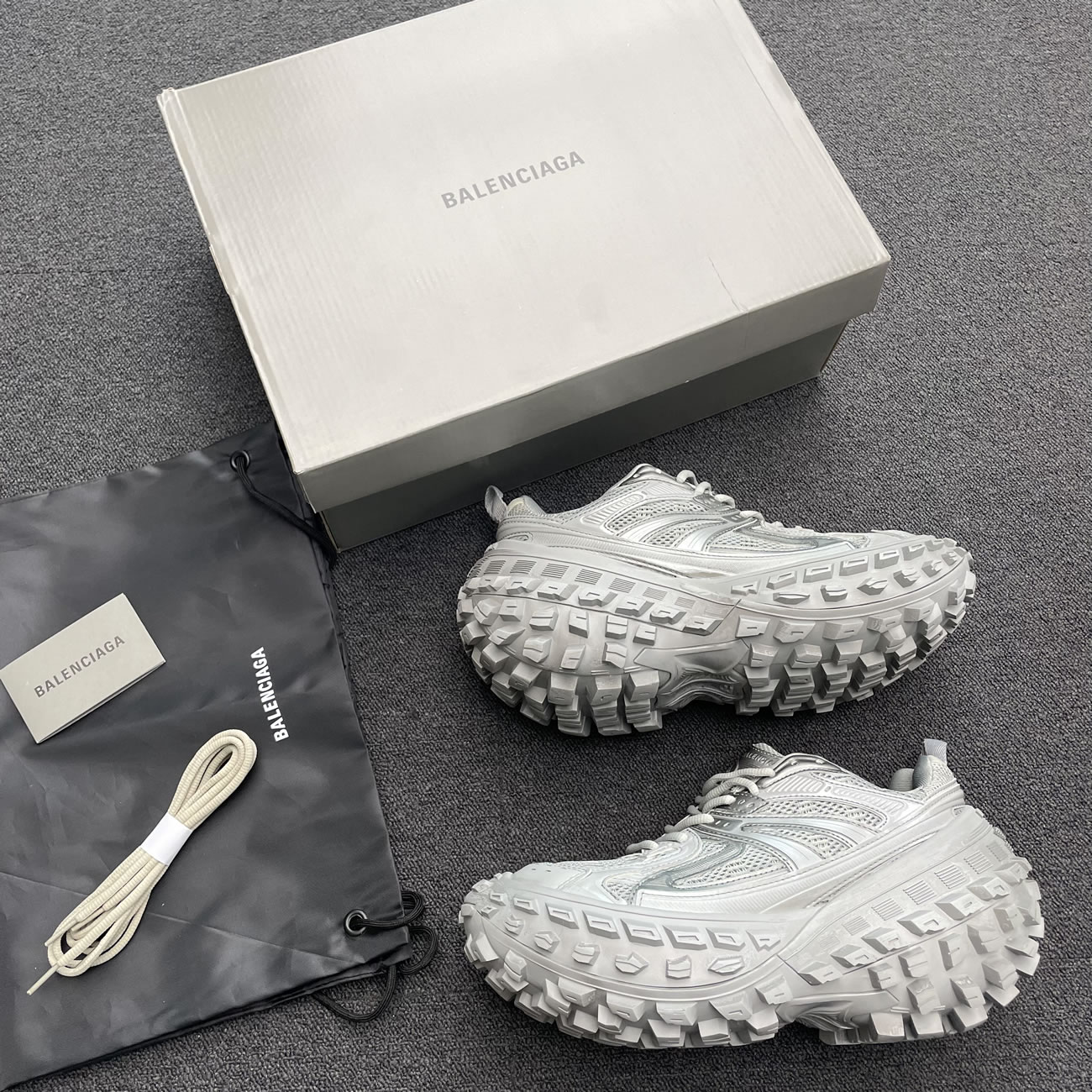 Balenciaga Defender Green Black Grey Navy Beige (18) - newkick.vip