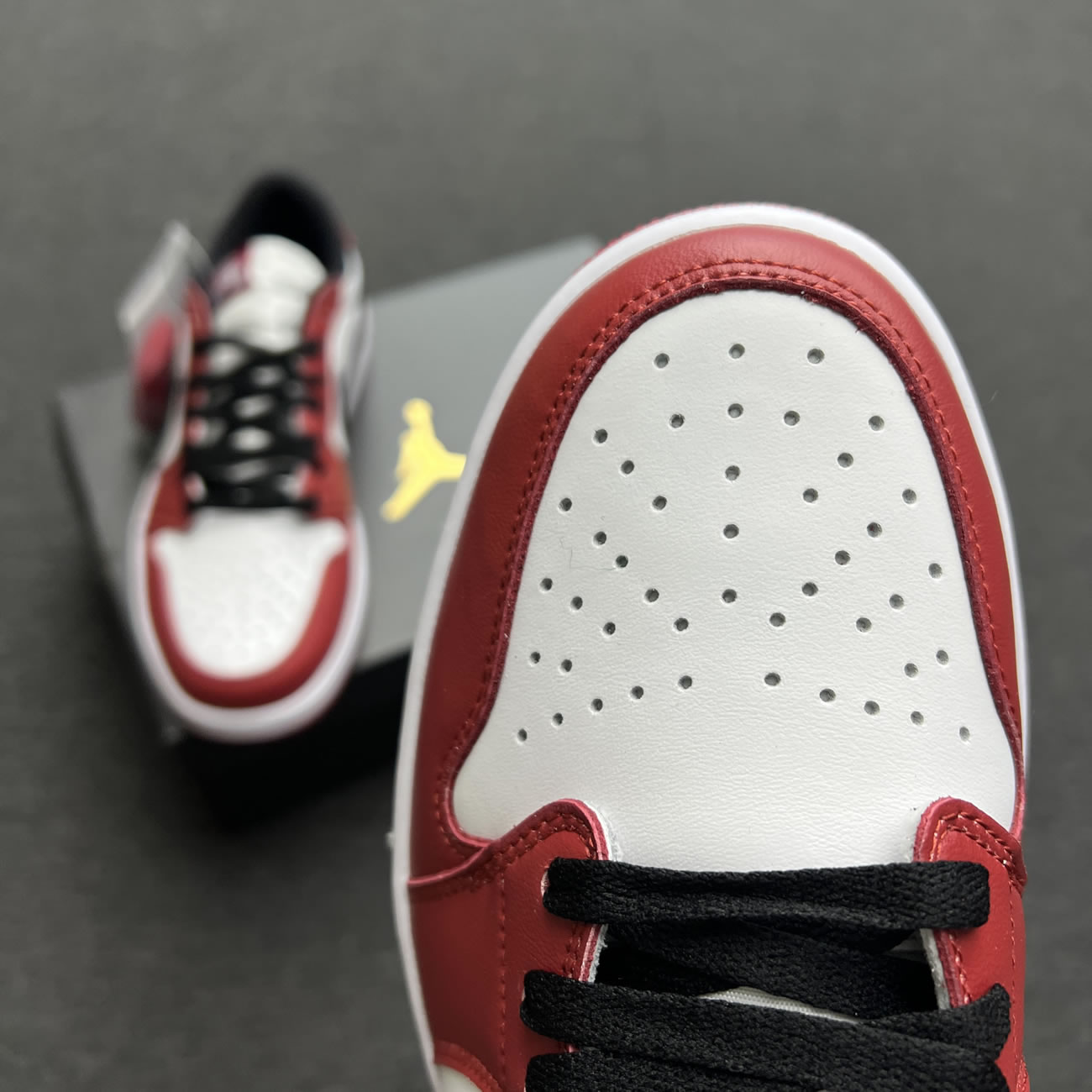 Jordan 1 Retro Low Chicago 2016 705329 600 (3) - newkick.vip