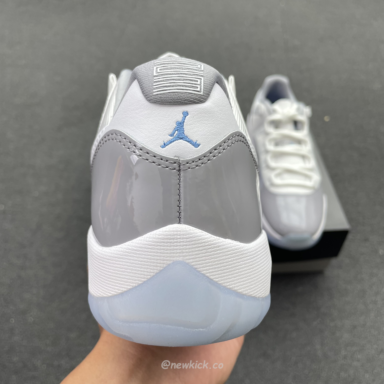 Air Jordan 11 Retro Low Cement Grey Av2187 140 (11) - newkick.vip