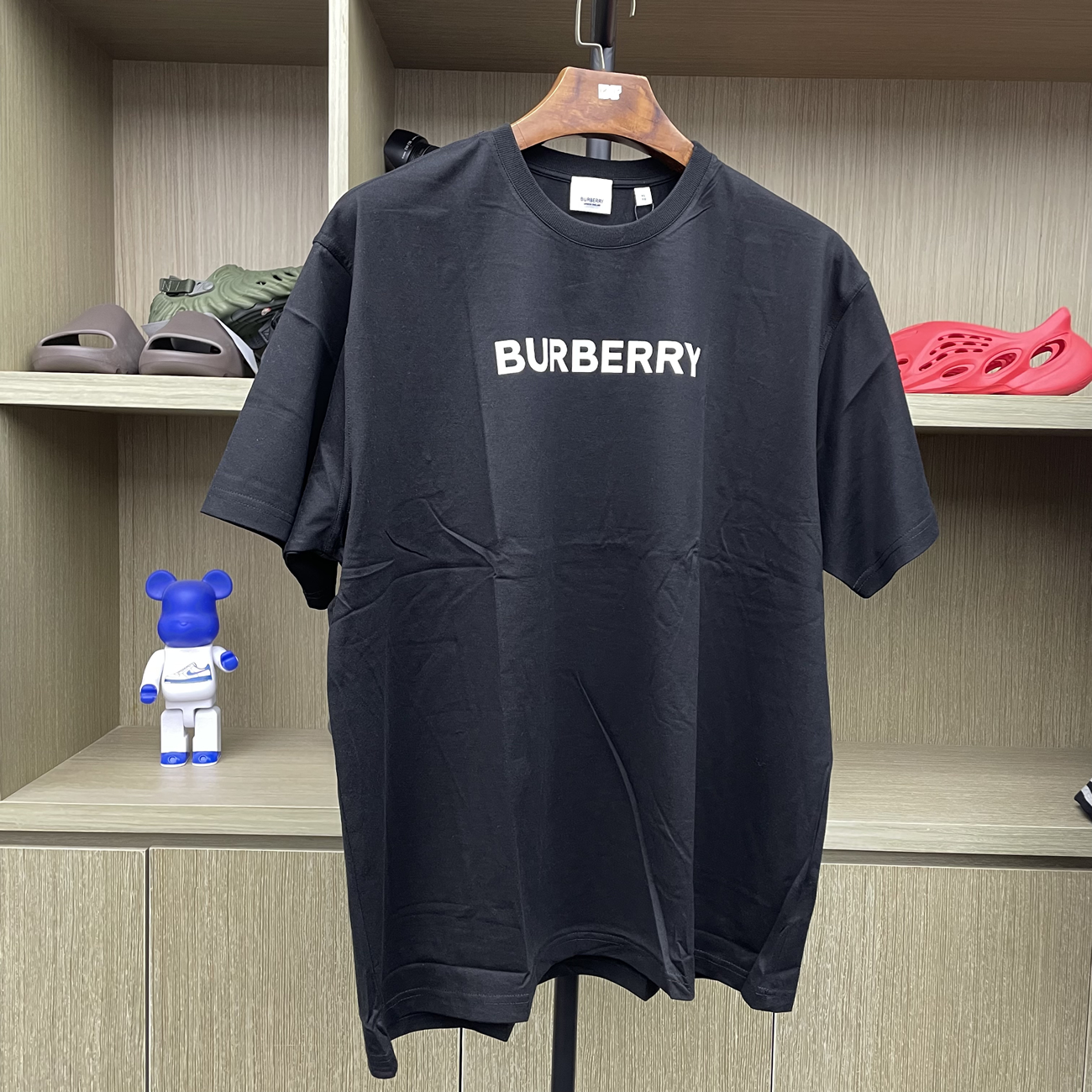 Burberry Logo Print Cotton Oversized T Shirt Black Blue White Aw22 (4) - newkick.vip