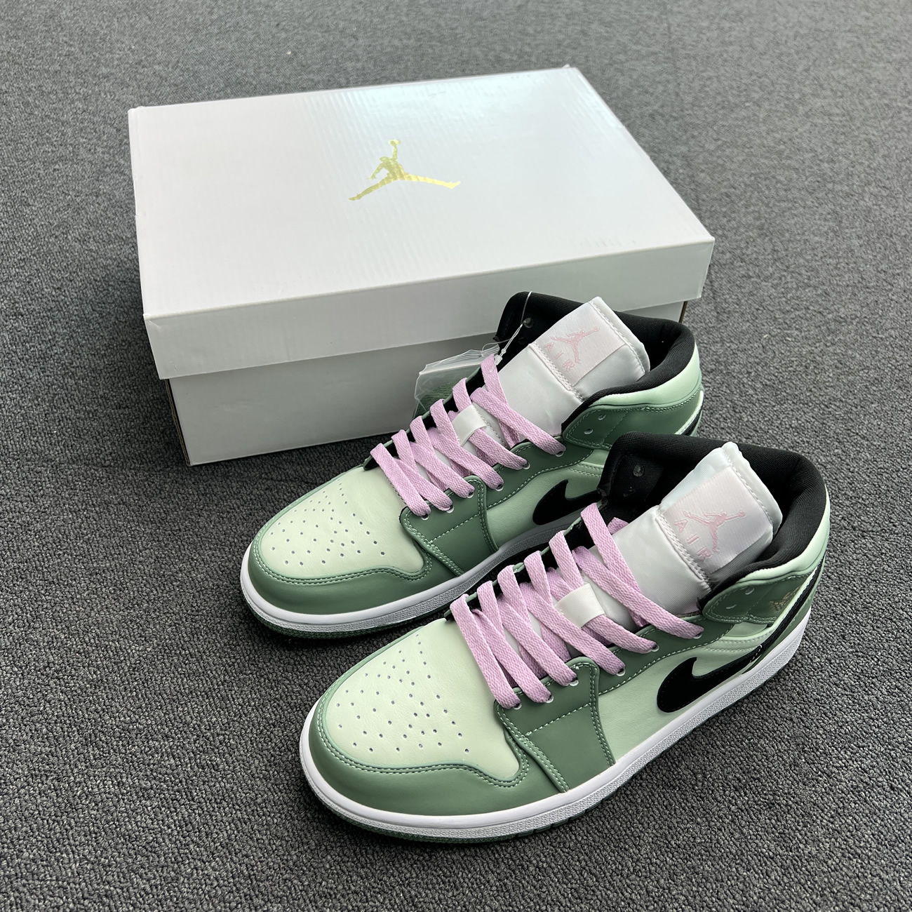 Air Jordan 1 Mid Dutch Green W Cz0774 300 (3) - newkick.vip