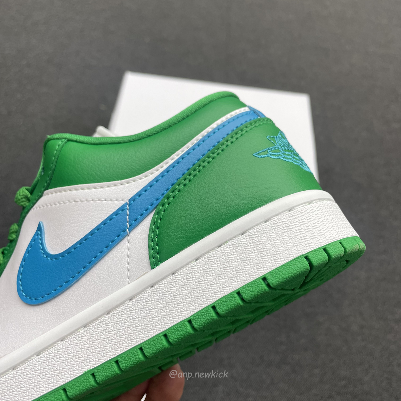 Air Jordan 1 Low Lucky Green Aquatone Dc0774 304 (8) - newkick.vip