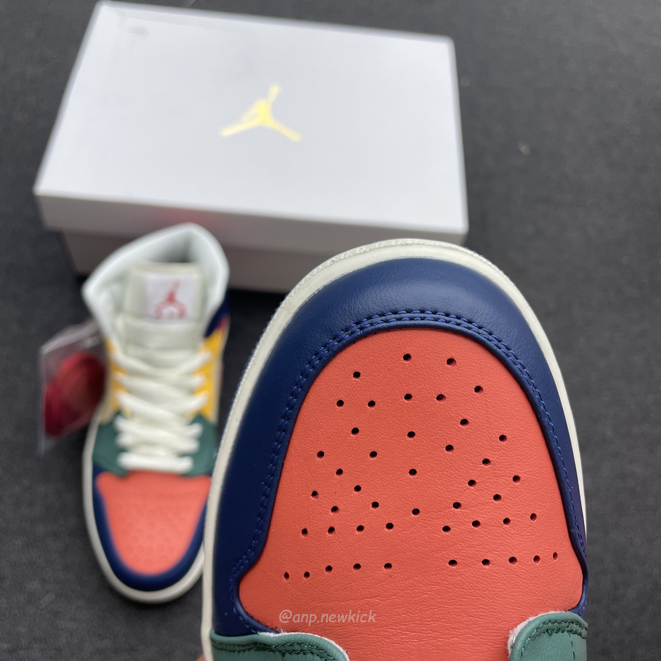 Air Jordan 1 Mid Se Multi Color Dn3738 400 (7) - newkick.vip