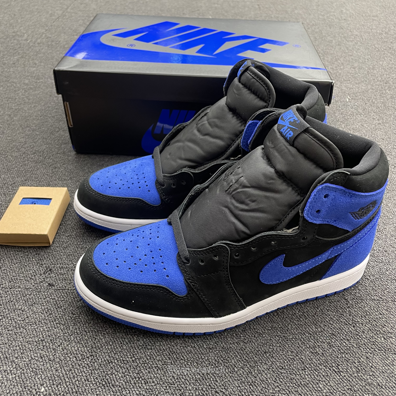 Air Jordan 1 Retro High Og Royal Reimagined Dz5485 042 (5) - newkick.vip