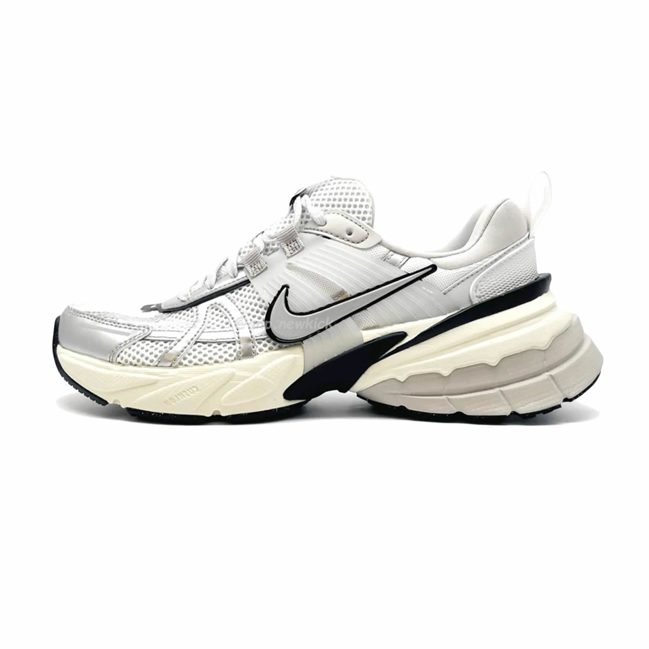 Nike V2k Run Summit White Metallic Silver Fd0736 100 (1) - newkick.vip