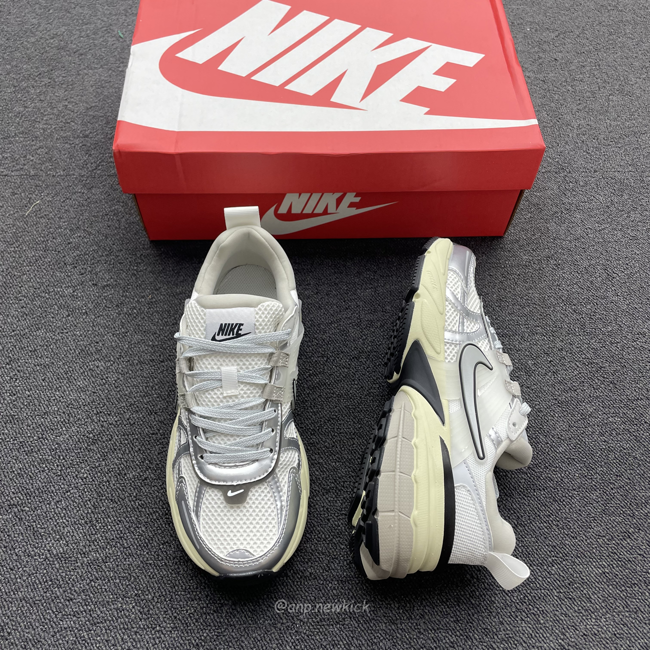 Nike V2k Run Summit White Metallic Silver Fd0736 100 (7) - newkick.vip