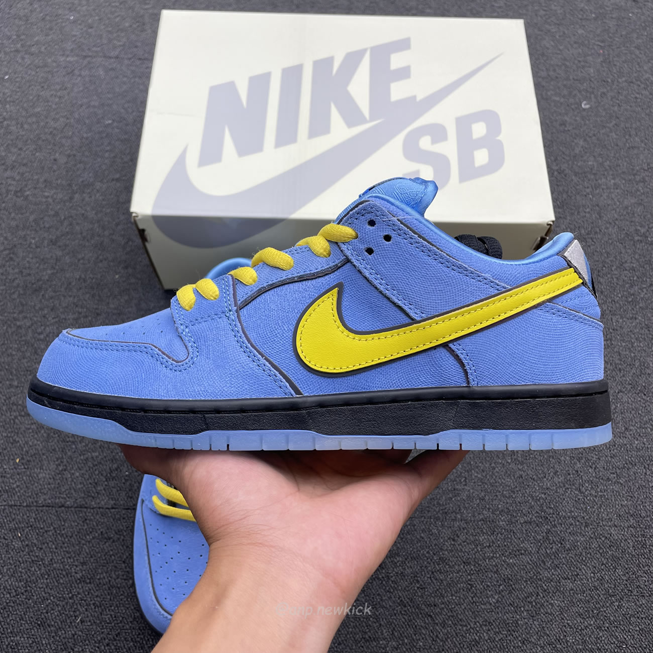 Nike Sb Dunk Low X The Powerpuff Girls On Feet Look At Bubbles Fz8320 400 (10) - newkick.vip