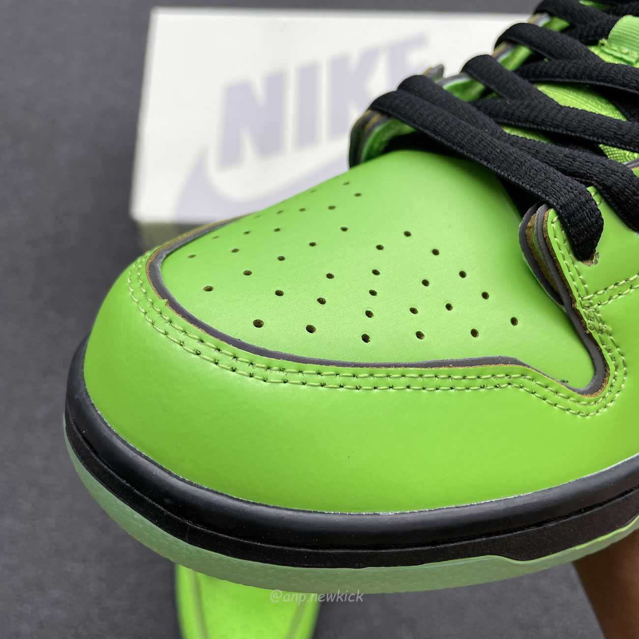 Nike Sb Dunk Low X The Powerpuff Girls On Feet Look At Bubbles Fz8320 400 (22) - newkick.vip