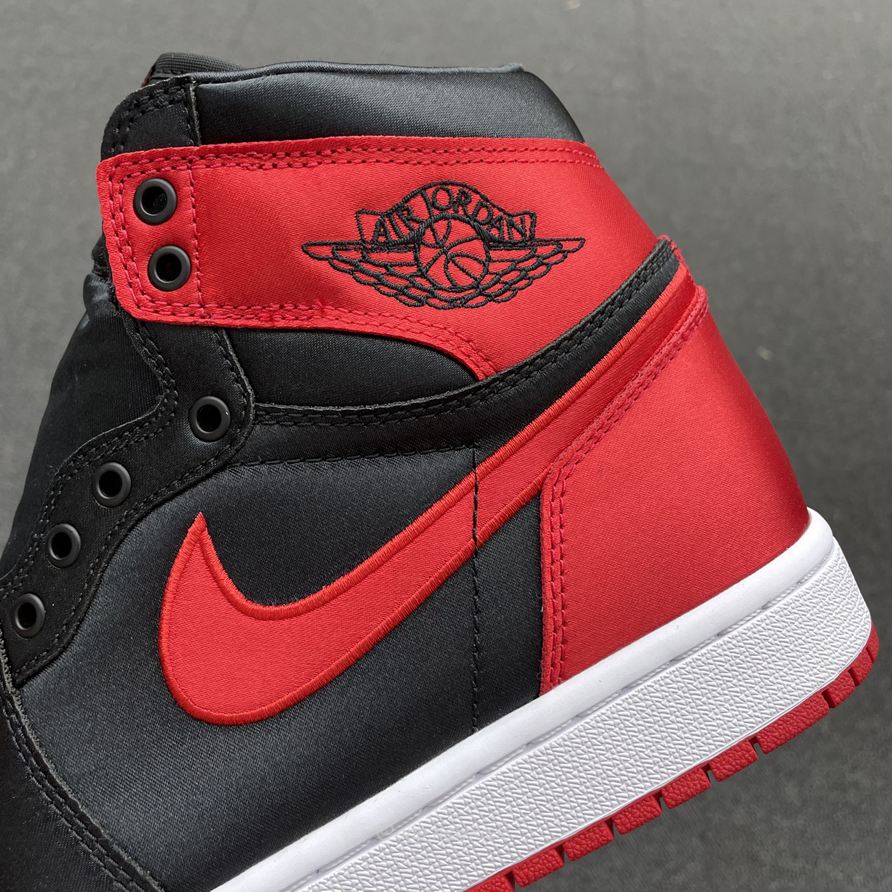 Air Jordan 1 Retro High Og Satin Bred Fd4810 061 (5) - newkick.vip