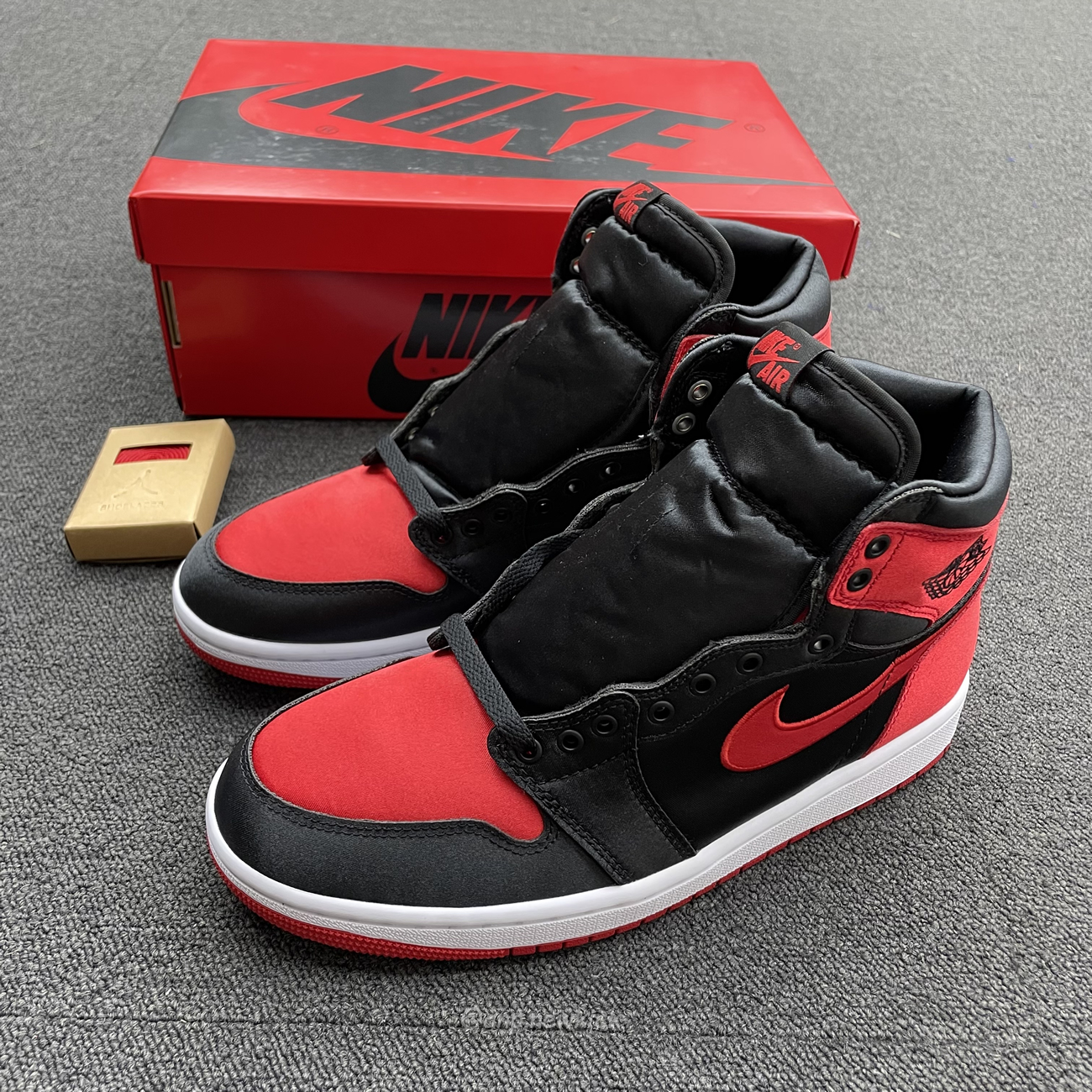 Air Jordan 1 Retro High Og Satin Bred Fd4810 061 (6) - newkick.vip