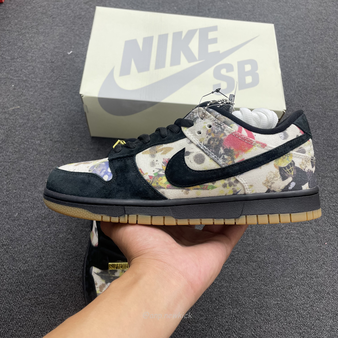 Nike Sb Dunk Low Supreme Rammellzee Fd8778 001 (4) - newkick.vip