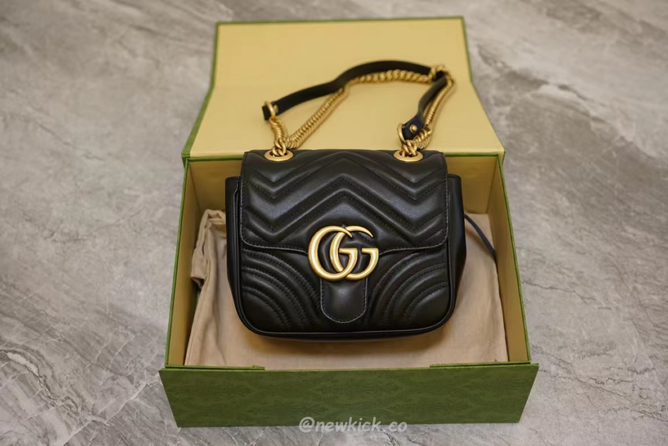 Gucci Gg Marmont Mini Shoulder Bag Matelasse Chevron Black (7) - newkick.vip