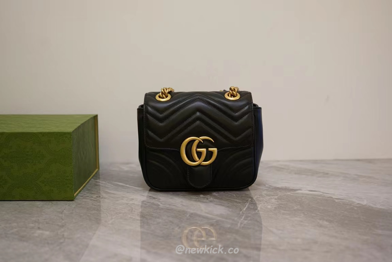 Gucci Gg Marmont Mini Shoulder Bag Matelasse Chevron Black (9) - newkick.vip