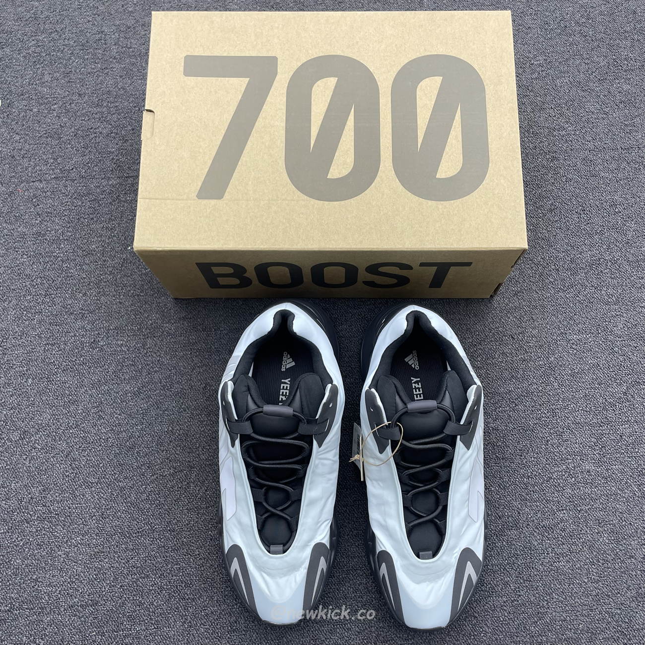 Adidas Yeezy Boost 700 Mnvn Blue Tint Gz0711 (13) - newkick.vip