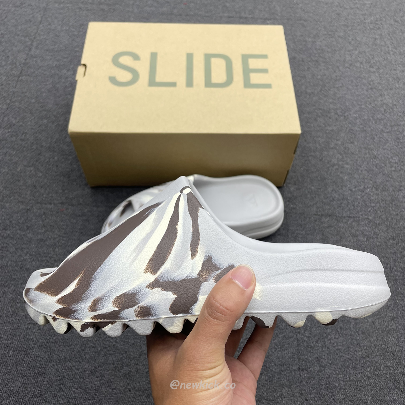 Adidas Yeezy X Kanye West Slide Bone (2) - newkick.vip