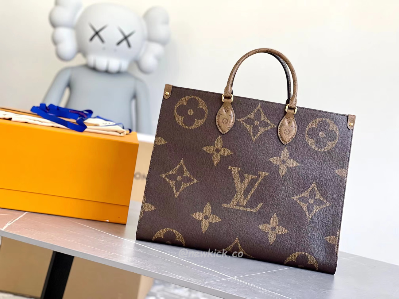 Louis Vuitton Onthego Cloth Tote Brown M45320 (17) - newkick.vip