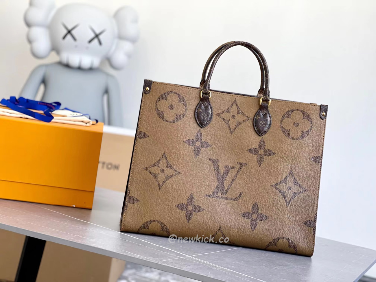 Louis Vuitton Onthego Cloth Tote Brown M45320 (6) - newkick.vip