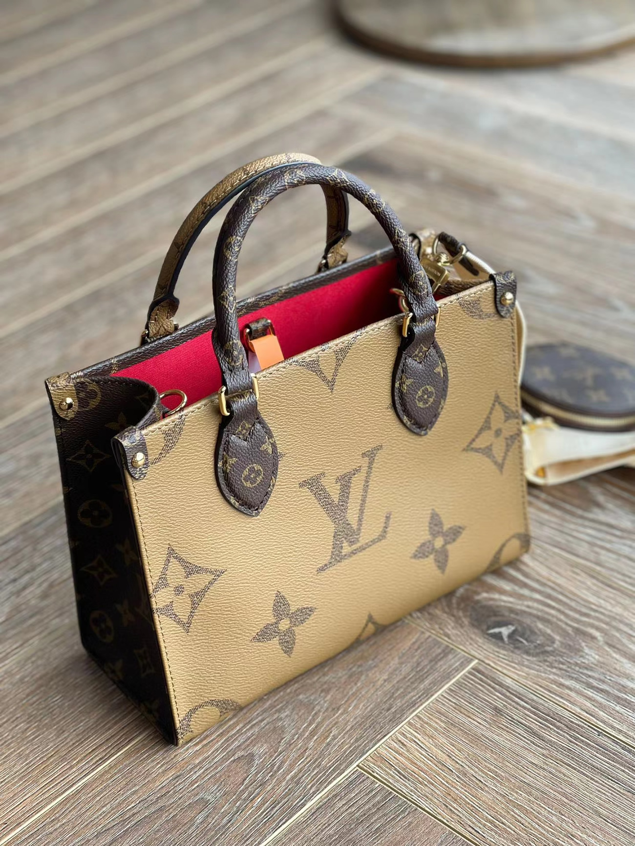 Louis Vuitton Onthego Mm M45321 (11) - newkick.vip