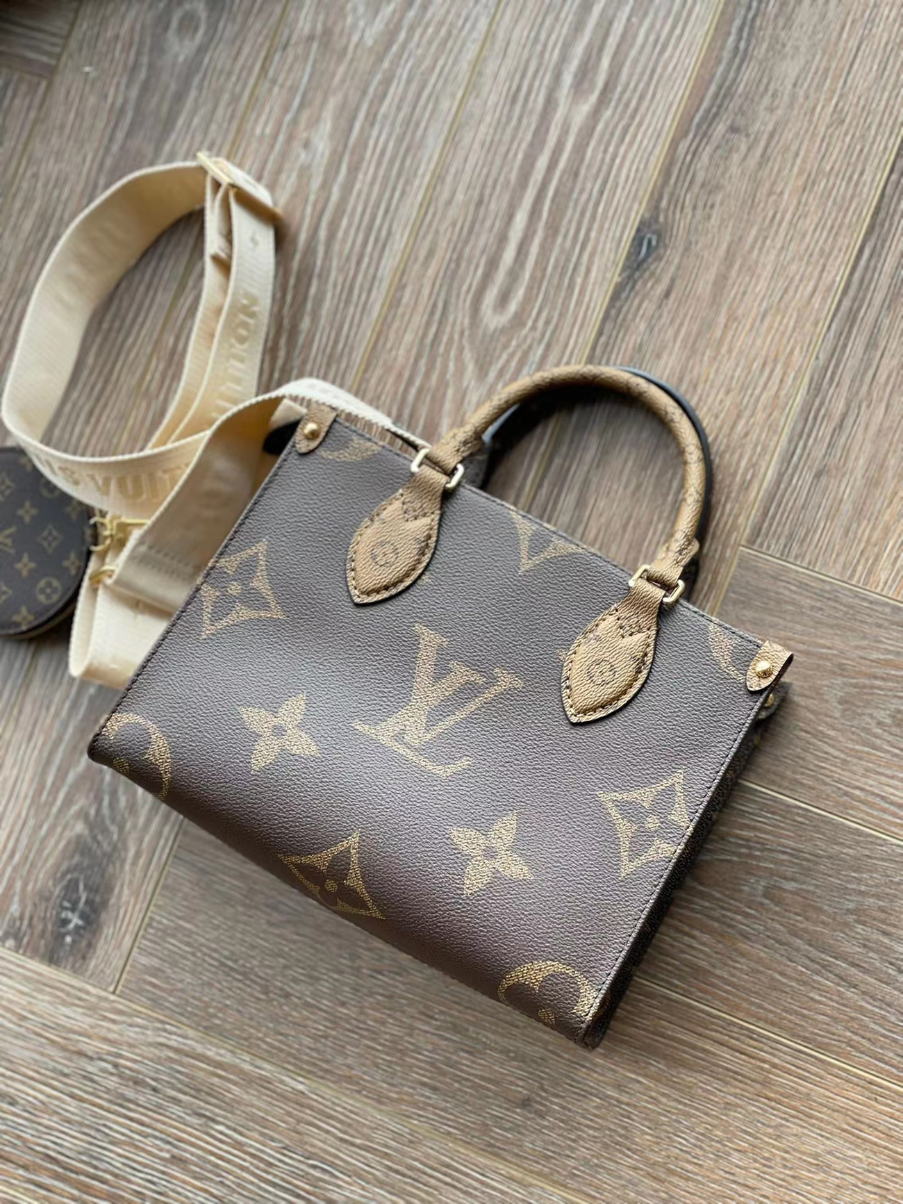 Louis Vuitton Onthego Mm M45321 (15) - newkick.vip