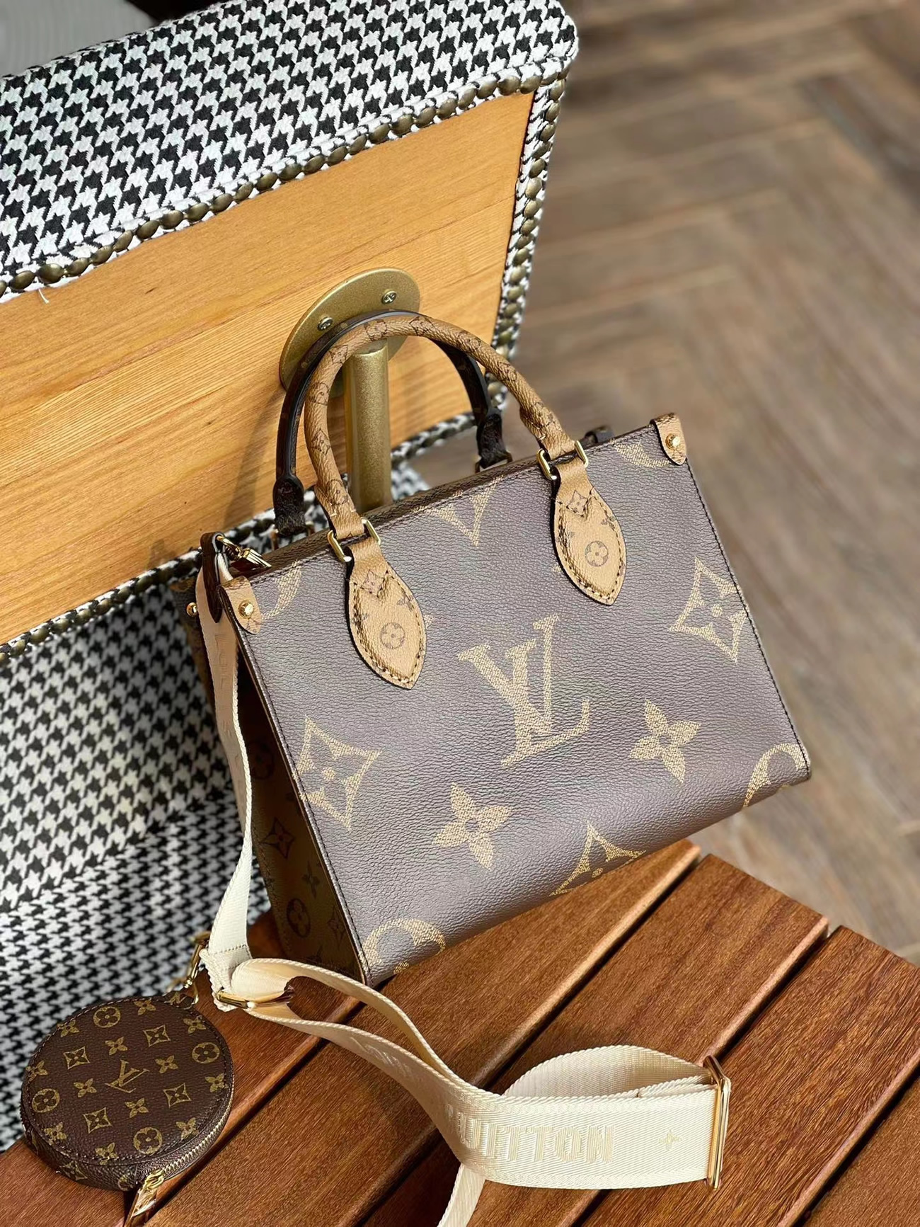 Louis Vuitton Onthego Mm M45321 (8) - newkick.vip