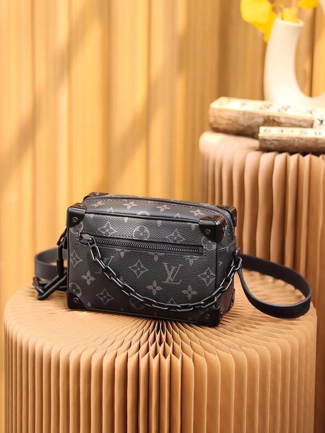 Louis Vuitton Pochette Volga Monogram Eclipse Black M68321 (14) - newkick.vip