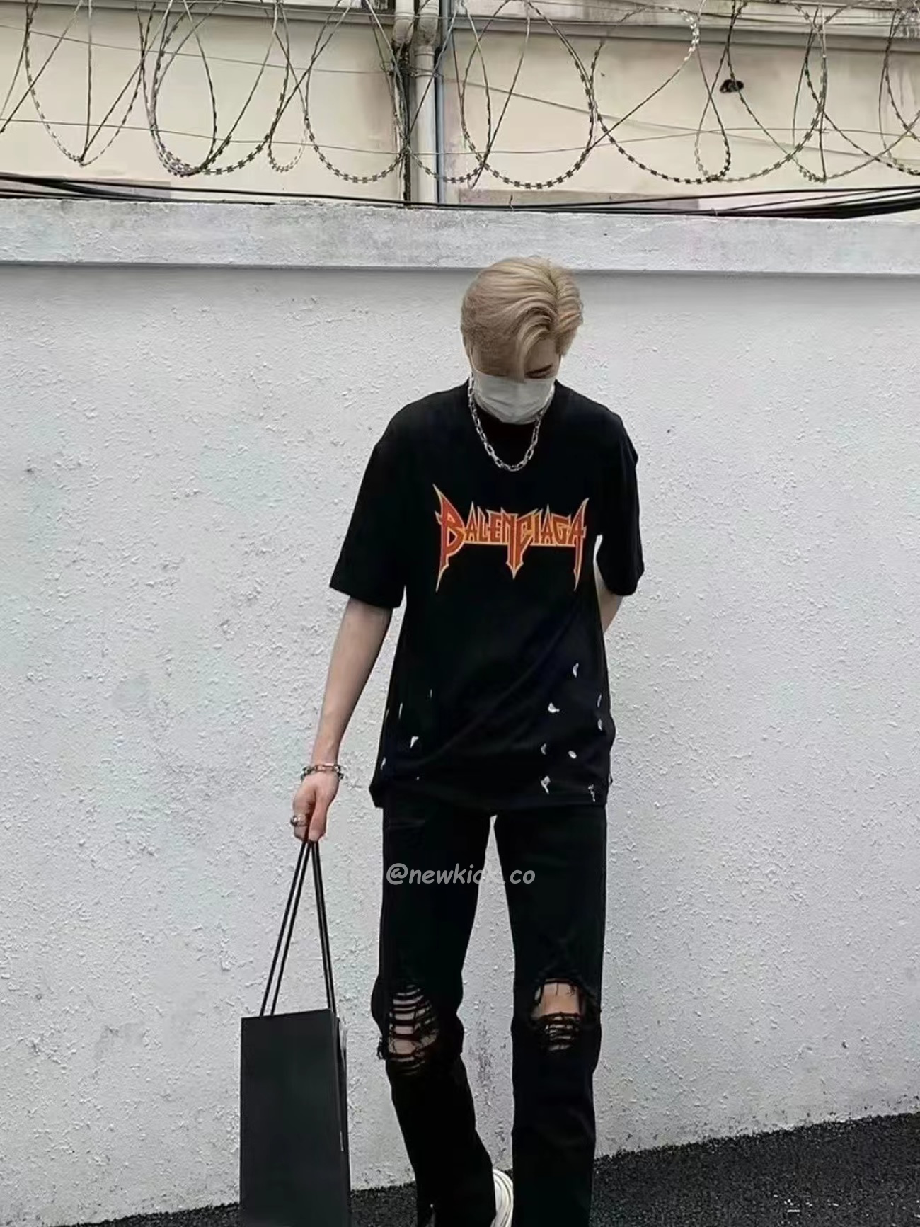 Balenciaga Metal Vintage Oversized T Shirt Black Multi Ss22 (12) - newkick.vip