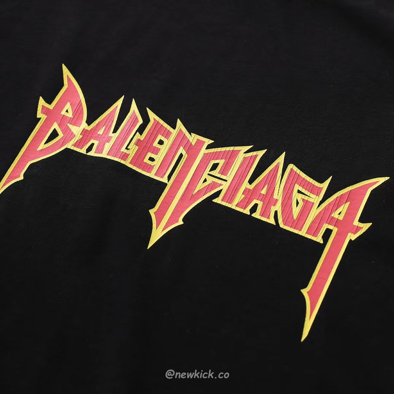 Balenciaga Metal Vintage Oversized T Shirt Black Multi Ss22 (3) - newkick.vip