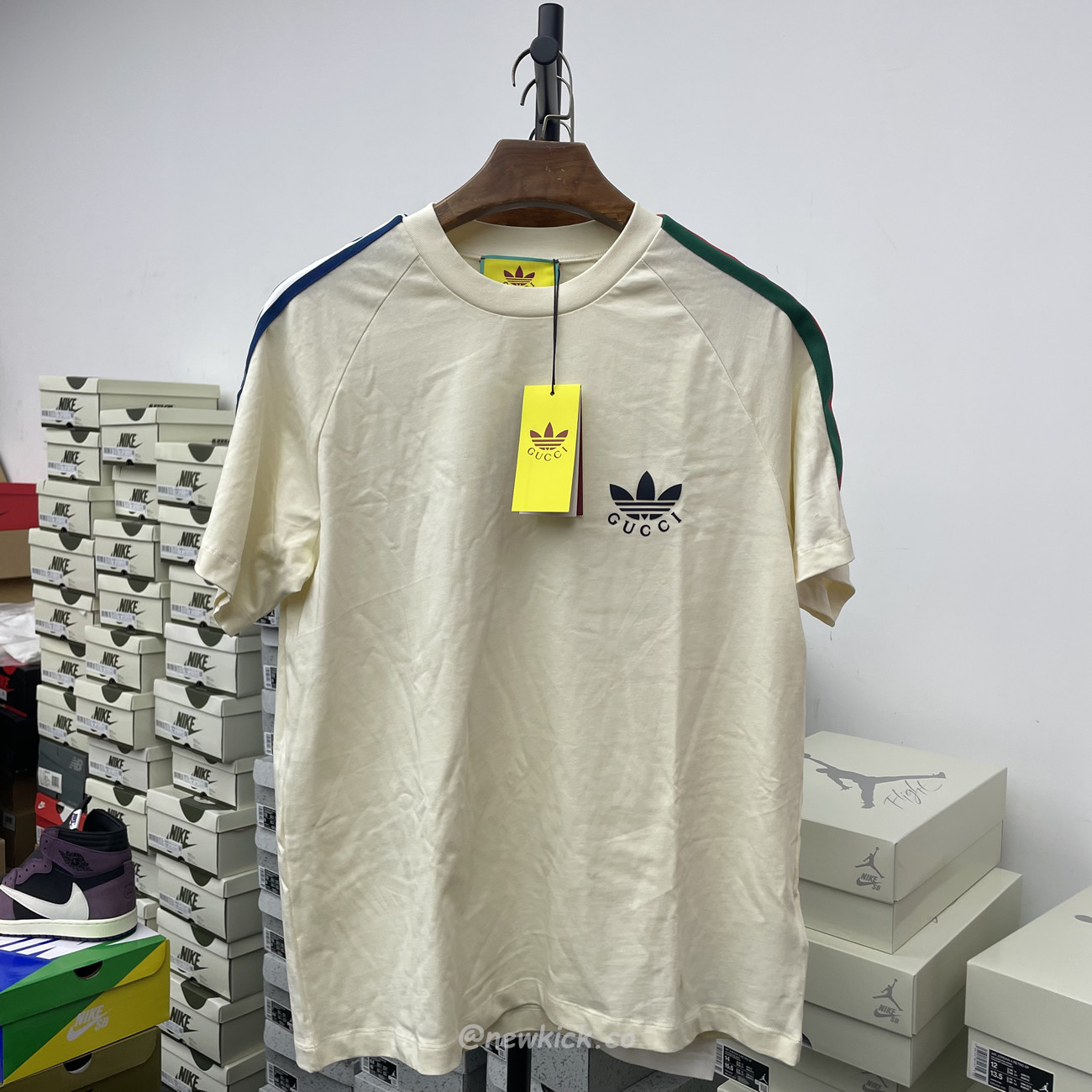 Gucci X Adidas Trefoil Print T Shirt Off White Ss22 (7) - newkick.vip