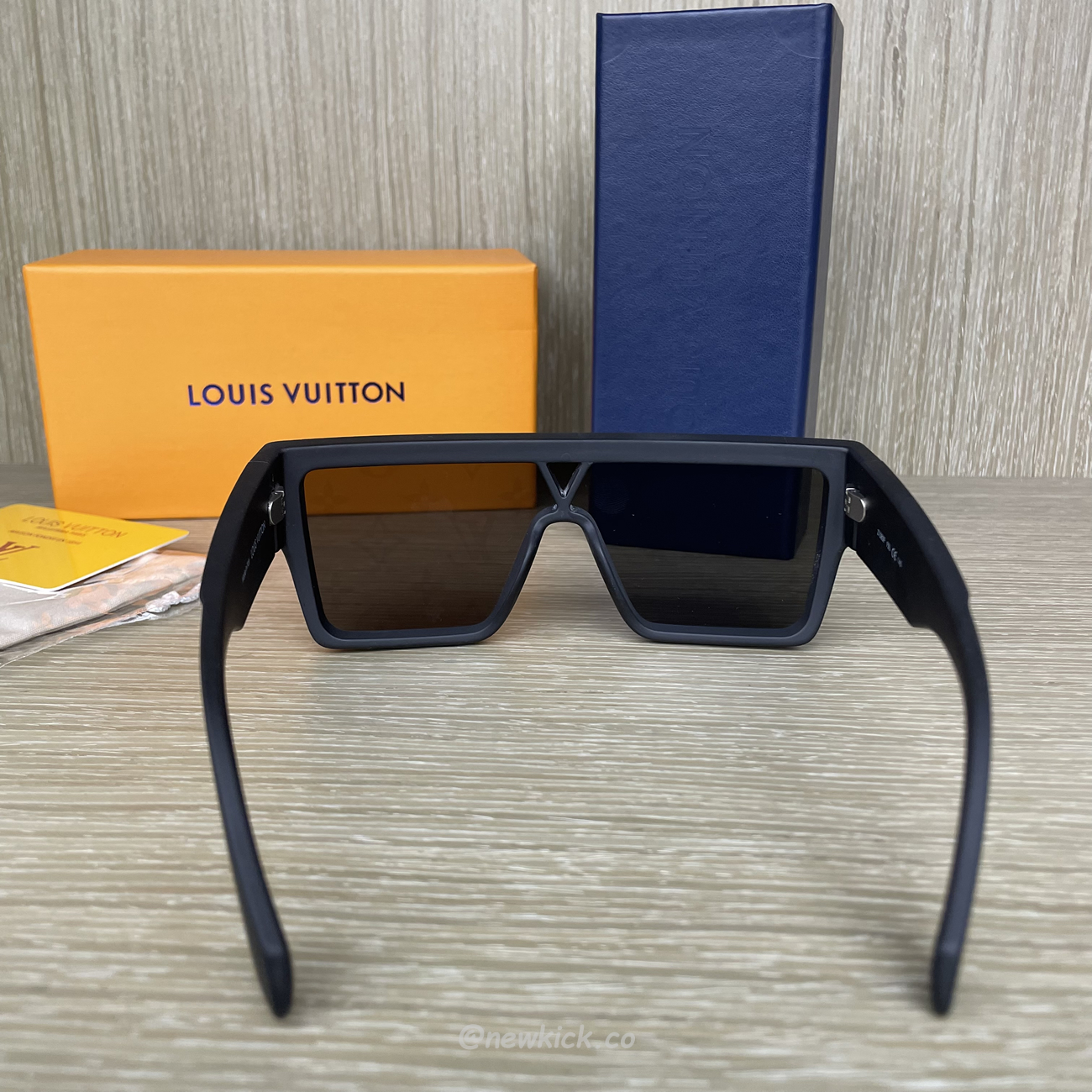 Louis Vuitton Lv Waimea Sunglasses (3) - newkick.vip